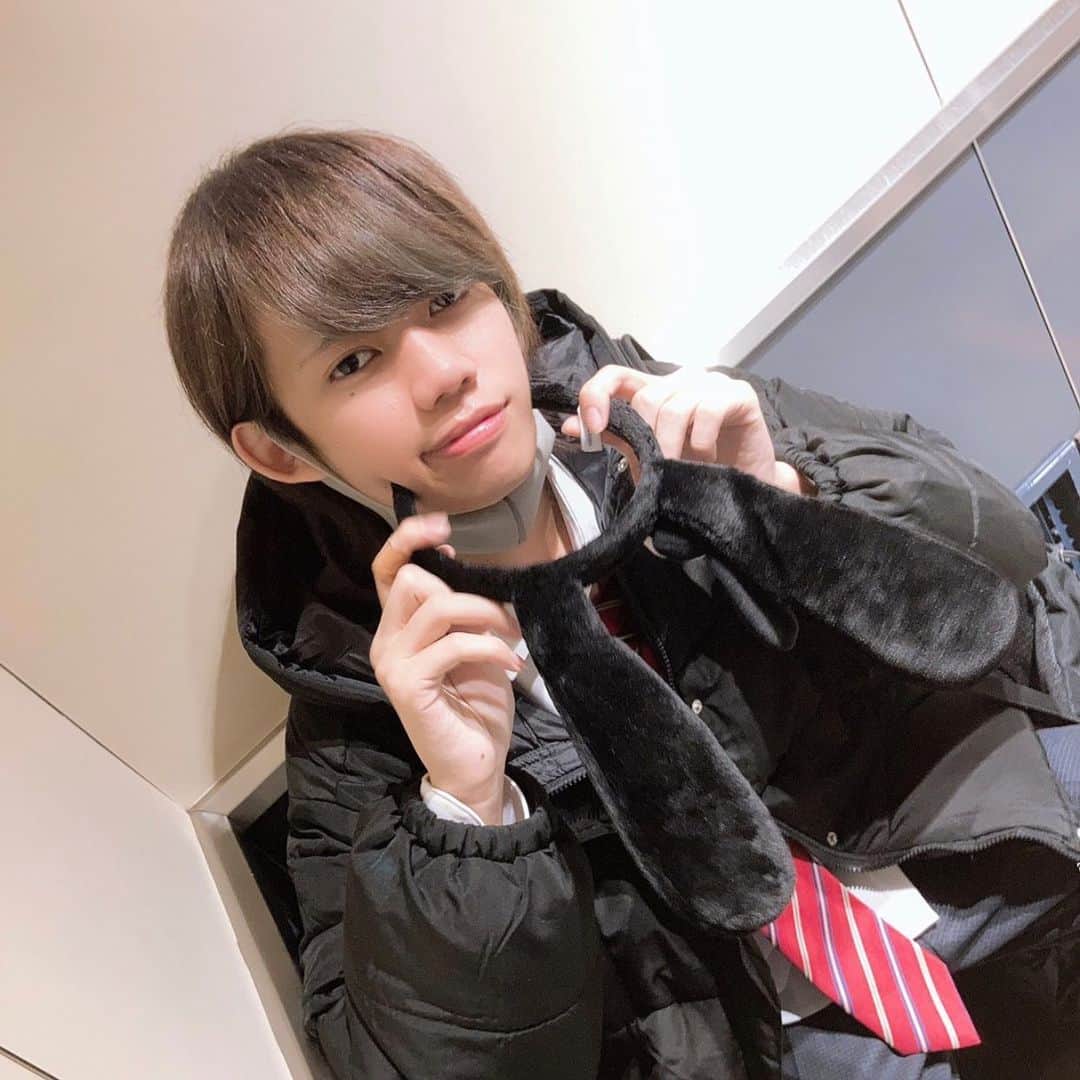 ゆうじのインスタグラム：「わがままなボクを愛してよ✌️  #youtube #コスプレ #制服 #学生コーデ」