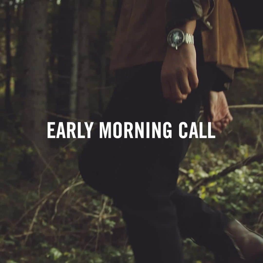 ラドーのインスタグラム：「There’s no alarm clock here. Just you, nature, and your Captain Cook. #RadoCaptainCook #Feelit」