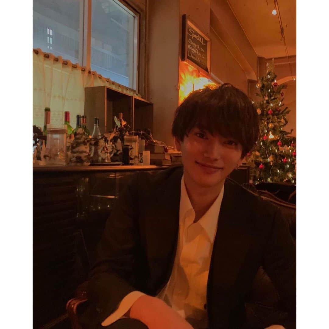 那須泰斗さんのインスタグラム写真 - (那須泰斗Instagram)「もーそろクリスマス🎅 21歳ですがプレゼント貰えますように祈っとこう🎁」12月9日 19時17分 - nasu__taito