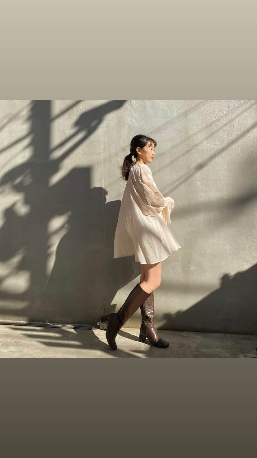 吉田佳菜のインスタグラム：「ㅤㅤㅤㅤㅤㅤㅤㅤㅤㅤㅤㅤㅤ ㅤㅤㅤㅤㅤㅤㅤㅤㅤㅤㅤㅤㅤ 昨日投稿したフリンジカーディガンと チュニックは1月に入荷予定です♡ このチュニックは大きめのフレアスリーブと 袖のボリューム、レースのデザインがすごく可愛い！！♡ ちなみに前後2wayで着られます♪ ㅤㅤㅤㅤㅤㅤㅤㅤㅤㅤㅤㅤㅤ 毎年1月はもう春にも着られるものが欲しくなってるなぁ〜🌸 ㅤㅤㅤㅤㅤㅤㅤㅤㅤㅤㅤㅤㅤ ㅤㅤㅤㅤㅤㅤㅤㅤㅤㅤㅤㅤㅤ #kana_chicode #ちわcode #whoswhochico #salonbychico ㅤㅤㅤㅤㅤㅤㅤㅤㅤㅤㅤㅤㅤ」