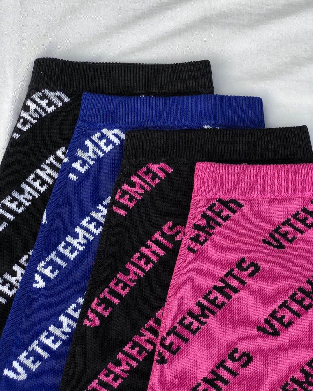 AYINさんのインスタグラム写真 - (AYINInstagram)「・ ・ ・ New arrival...✔️ 21ss @vetements_official ⇢ ⇢ ⇢・ ・ ・ ・ ・ ・ ・ ・ ・ ・ ・ #vetements #AYIN #21ss #skirt #knit」12月9日 19時19分 - ayin_japan
