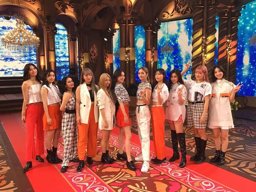 E-girlsさんのインスタグラム写真 - (E-girlsInstagram)「🎅🎶 📺FNS歌謡祭 第2夜📺﻿ E-girlsも出演させていただきました✨✨﻿ ﻿ 「Follow Me」～「Mr.Snowman」﻿ ～「Anniversary!!」～「Love☆Queen」﻿ 今回だけのSPメドレーいかがでしたか⁈☃️💓﻿  E-girlsサンタさんも可愛かったですね🎅💖 ﻿ ご覧になってくださった皆さん﻿ ありがとうございました😊‼﻿ ﻿ #Egirls #FNS歌謡祭」12月9日 19時28分 - e_girls_official_