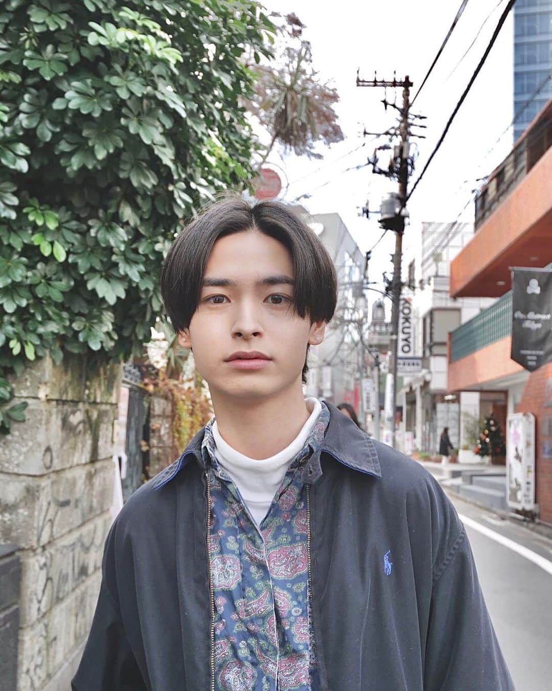 千葉彗太さんのインスタグラム写真 千葉彗太instagram おしゃんぽ センターパート センター分け 秋冬コーデ メンズファッション メンズコーデ メンズヘア 古着 古着コーデ 柄シャツ スウィングトップ 原宿 12月9日 19時28分 Tibamons