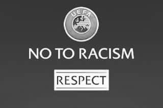 ナセル・シャドリのインスタグラム：「👊👊🏻👊🏼👊🏽👊🏾👊🏿. We are all equal human beings say no to racism !!!」