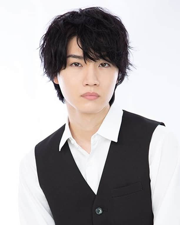 のインスタグラム：「#桜田通 ヨシ（南 世志）役  ◆キャストコメント◆ 世の中にはびこる「3Bはダメだ」という印象を作品を通して覆したいのですが、 みなさんがもし、ダメ男な3Bに出会ったら気を付けていただけたらと思います（笑） 楽しみにしていてください！  ◆ヨシ キャラクター紹介◆ 職業：バーテンダー 甘いマスクと絶妙な相槌を兼ね備えた、いわゆる聞き上手。 今はオーナーのいる店で雇われているが、いずれ独立したいと思っている。 女遊びが激しいダメ男。  #LINEマンガ #ドラマ #3Bの恋人 @dorisakurada」