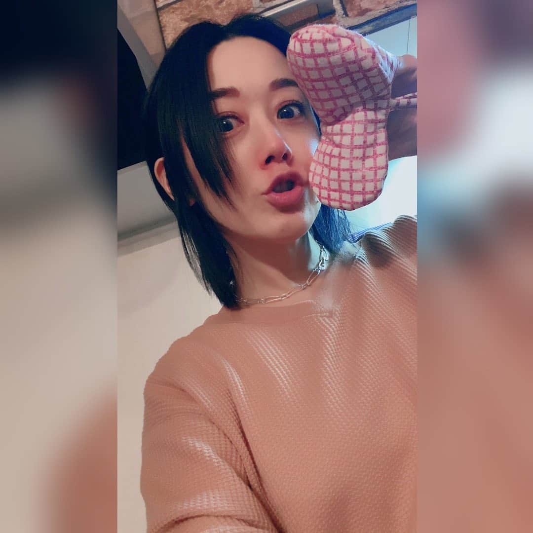 浅川悠のインスタグラム：「Can you believe that I am making dinner, not ordering in after I had a busy day. Be prepared. Apocalypse is coming....」