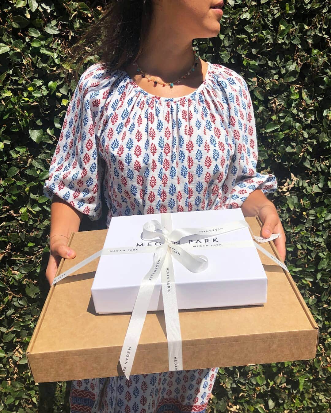 ミーガンパークのインスタグラム：「A time for giving and sharing // to ensure you receive your parcels in time for Christmas this year, get your orders in by tomorrow (Friday 11th) for regular post or by Friday 18th for express post.  X」