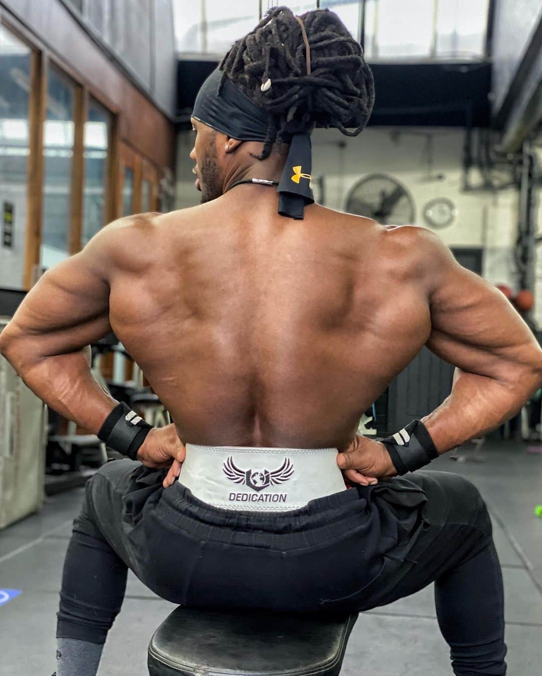 Ulissesworldさんのインスタグラム写真 - (UlissesworldInstagram)「Cobra Back Day Today! 🐍 🦍 💪🏾 Great Session! Totally destroyed my Back! 🏋️‍♀️ _ LINK IN MY BIO👆For Meal Plans & Programs (Females also) @iamdedicated_army #letsgo IAMDEDICATED.ULISSESWORLD.COM #Ulissesworld」12月10日 6時00分 - ulissesworld