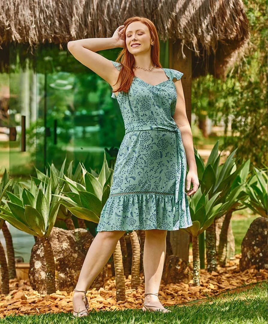 DECÊNCIAのインスタグラム：「O nosso vestido na nova estampa de folhagens é aquela escolha perfeita para momentos que pedem por frescor e nos remete à essência do verão. Lojista, conheça todas as nossas novidades em nosso showroom: R. Ametista, 649, Prado #decencia #roupasplussize #plussize #plussizeonline #plussizeatacado」