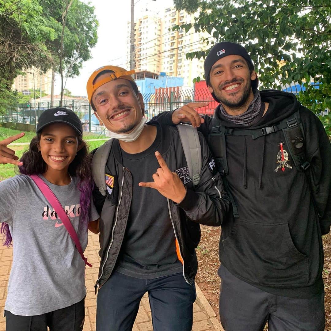のインスタグラム：「Great to Meet You Brother 🤗 #FreeFire #Skateboarding」