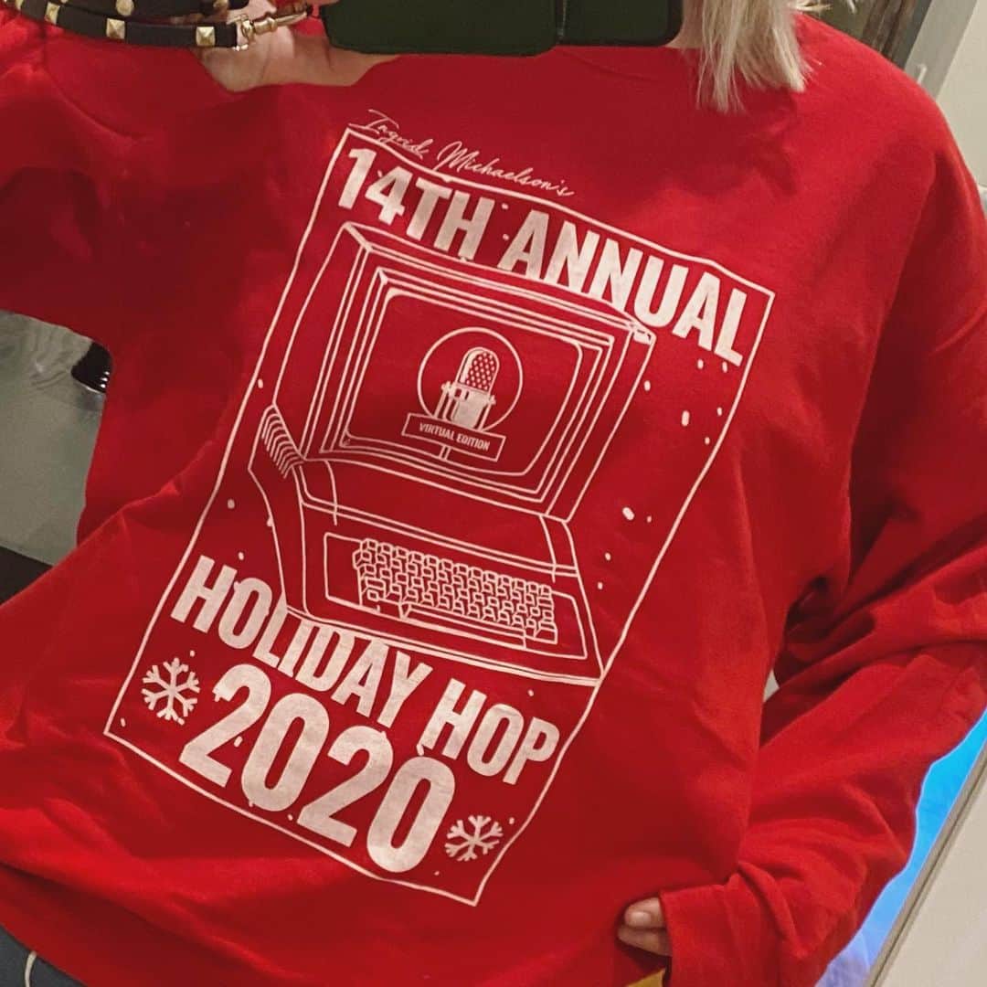 イングリッド・マイケルソンのインスタグラム：「It’s my own merch and I’ll wear it if I want to.」