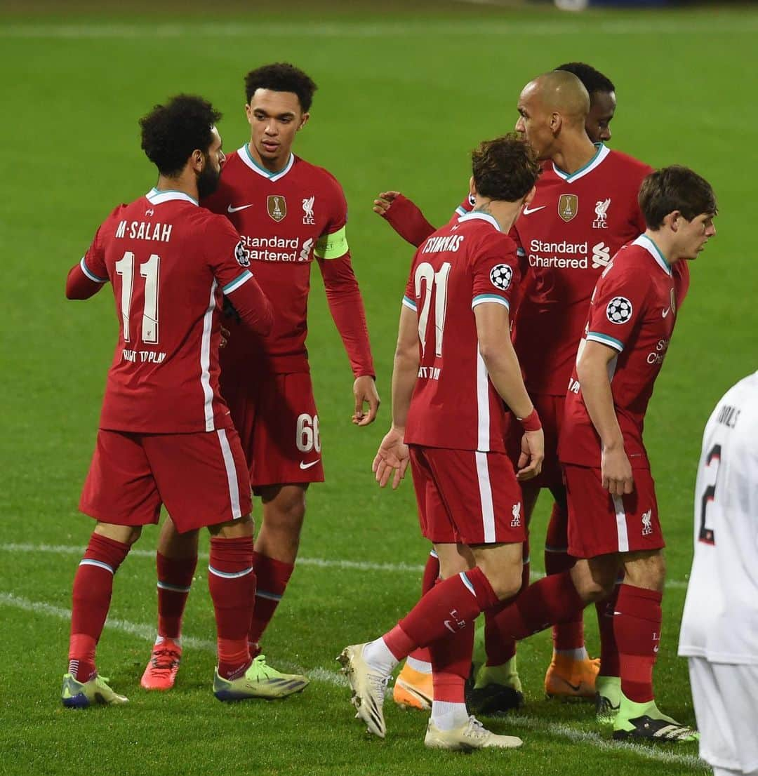 ジョルジニオ・ワイナルドゥムさんのインスタグラム写真 - (ジョルジニオ・ワイナルドゥムInstagram)「Some great achievements tonight 😁   ✅ Group stage ✅ @mosalah our all-time leading scorer in the @championsleague 🙌🏾 👑 ✅ @billykoumetio debut as the youngest to play for the Reds in the #championsleague 👏🏾 ✅ #championsleague debut @leighton.clarkson 👏🏾  Next up, last 16! #UCL ✊🏾🔴」12月10日 6時35分 - gwijnaldum