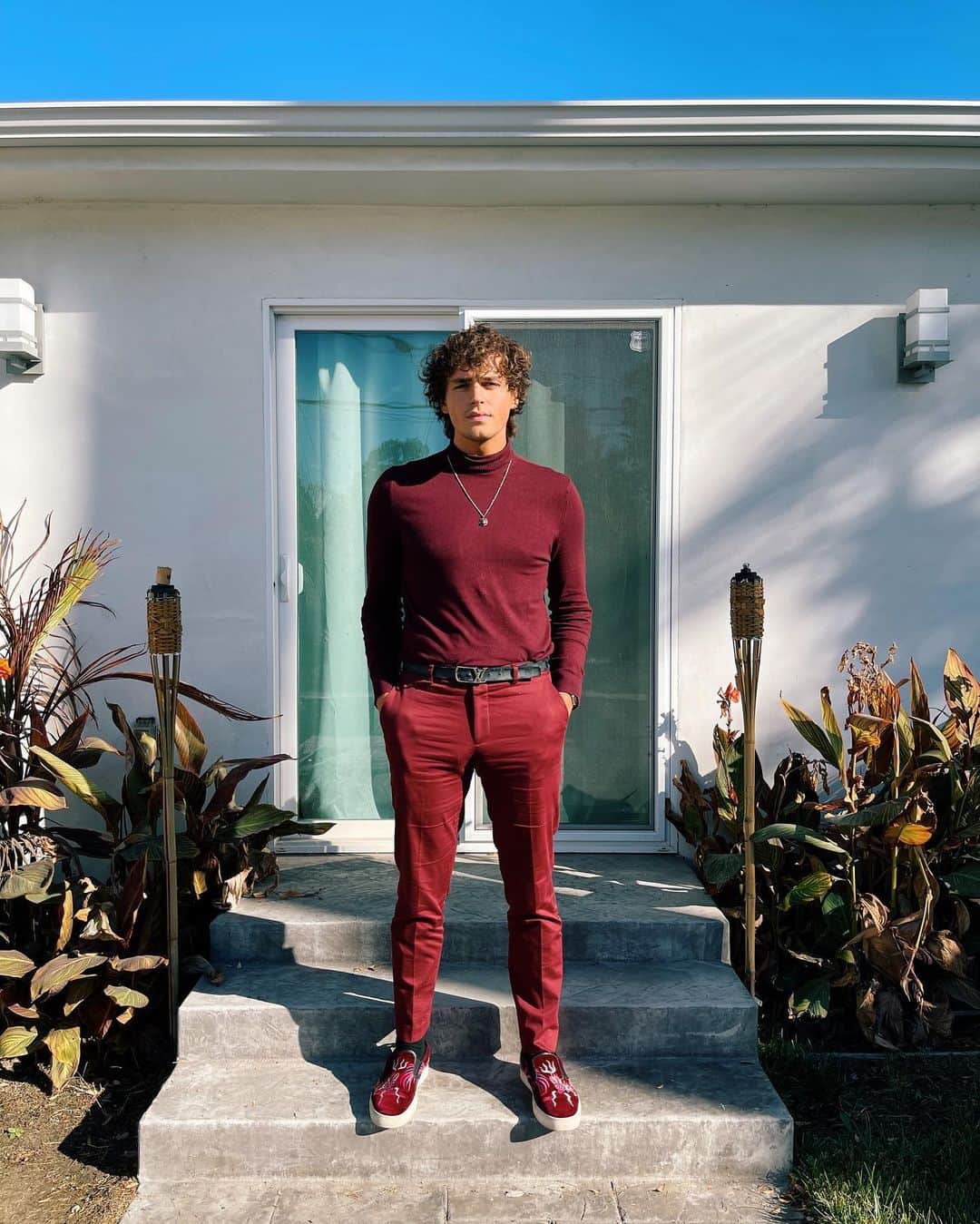 Jonahmaraisのインスタグラム：「quite a lovely day in LA」