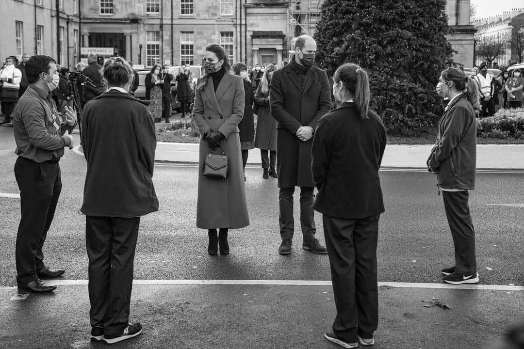 ウィリアム（ケンブリッジ公）さんのインスタグラム写真 - (ウィリアム（ケンブリッジ公）Instagram)「"Whether it’s transport workers, paramedics, school teachers or staff and volunteers...you are the people that have not only kept our country going but have also helped warm all our hearts by showing us the very best of human nature. • In bleak times you give us hope about what we can be achieved if we all work together.” — The Duke of Cambridge. • Thank you to everyone we met on the #RoyalTrainTour 🚂」12月10日 6時59分 - princeandprincessofwales