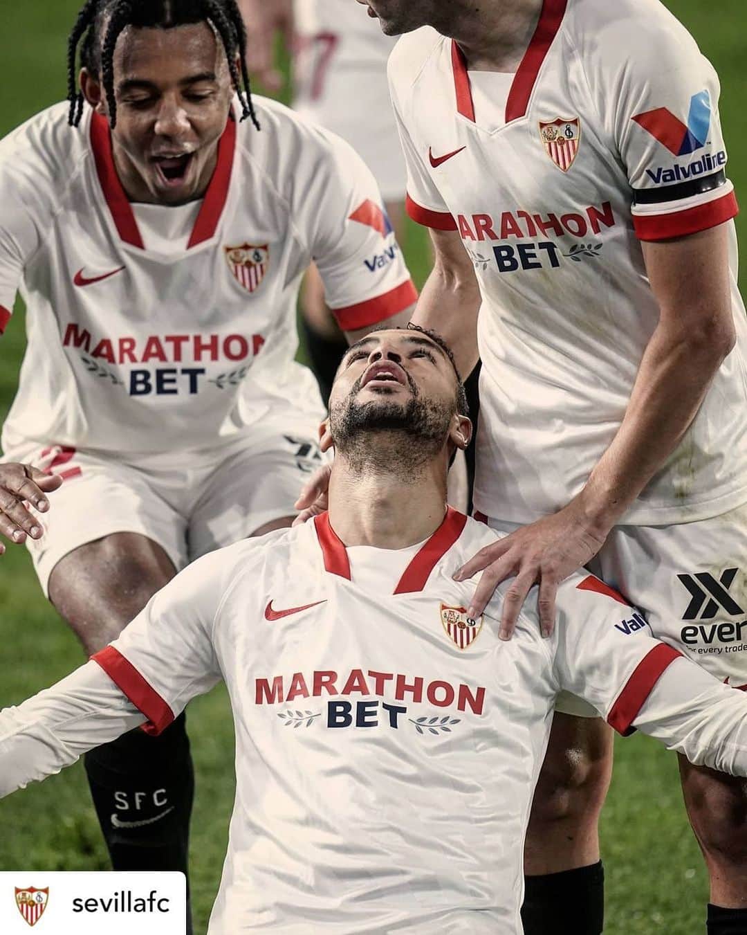 LFPさんのインスタグラム写真 - (LFPInstagram)「@ennesyri15 🇲🇦⚽️🔝  #Ennesyri #SevillaFC #Goals #LaLiga #LaLigaSantander」12月9日 22時09分 - laliga