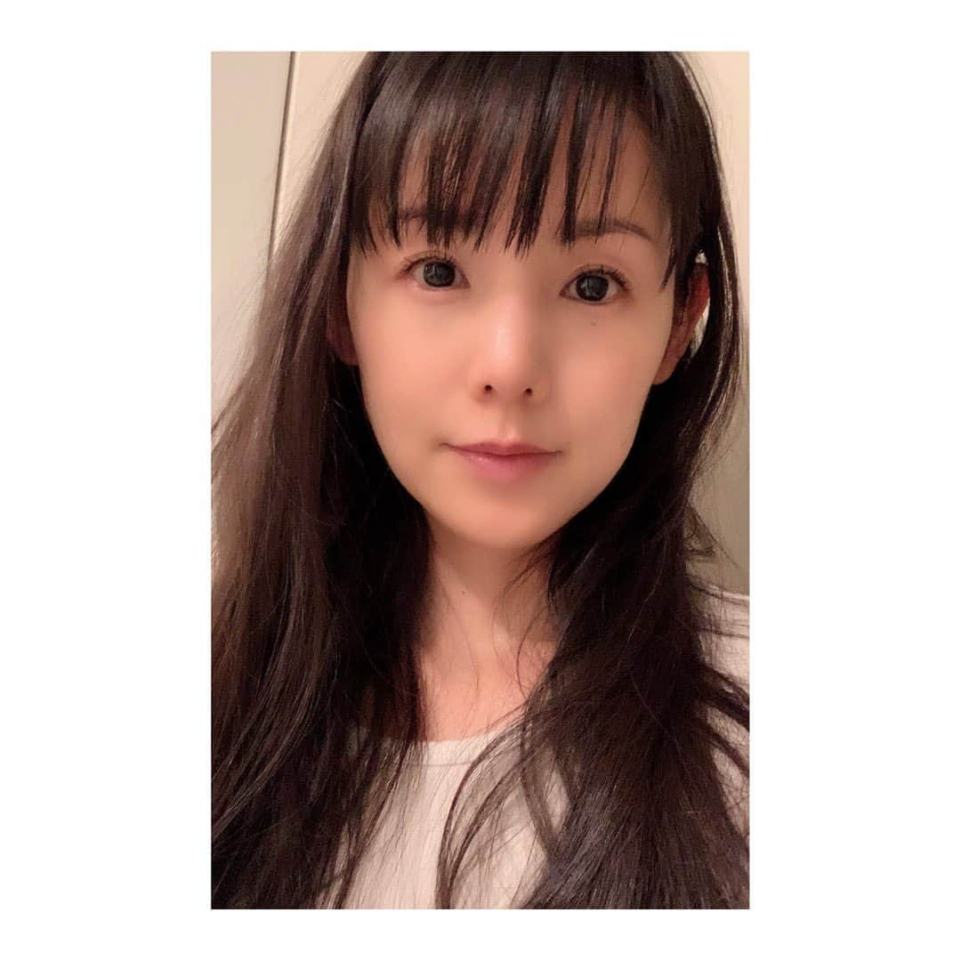 小西真奈美さんのインスタグラム写真 - (小西真奈美Instagram)「今日が終わりました。 寒さと乾燥で目がしょぼしょぼ。 それでも今日が無事に終わって、 本当に有難い。 最後までみんなが健康で、 この作品を無事に撮り終えられますようにと願うばかりです。  今日も、感謝😌🙏 そして皆さんも、 お疲れ様でした✨」12月9日 22時17分 - manami.official