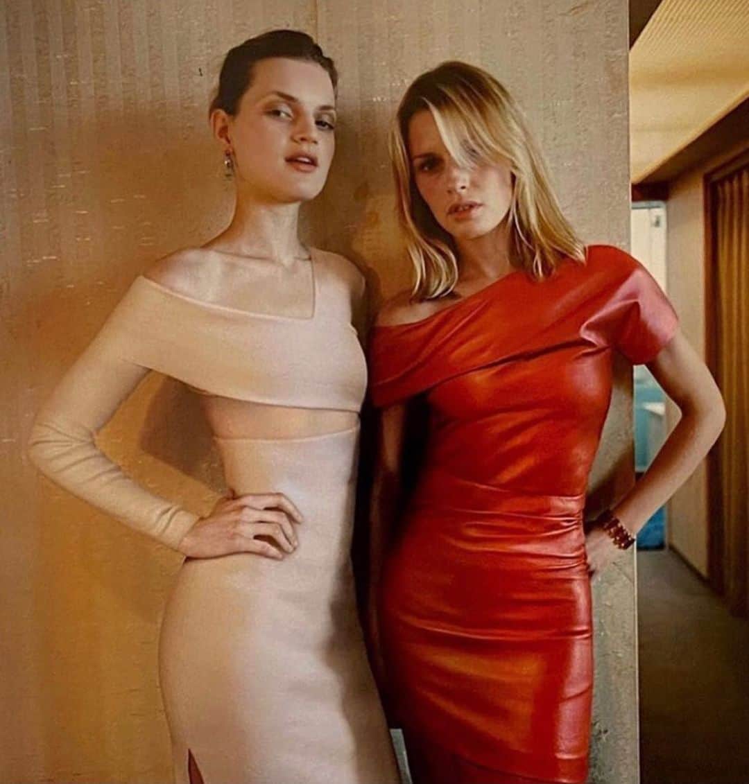 プロエンザスクーラーのインスタグラム：「Proenza Schouler in @selfservicemagazine ‘Then and Now’ Photography @_glen_luchford Styling @jane_how @guineverevanseenus @anniemorton11  #proenzaschouler」