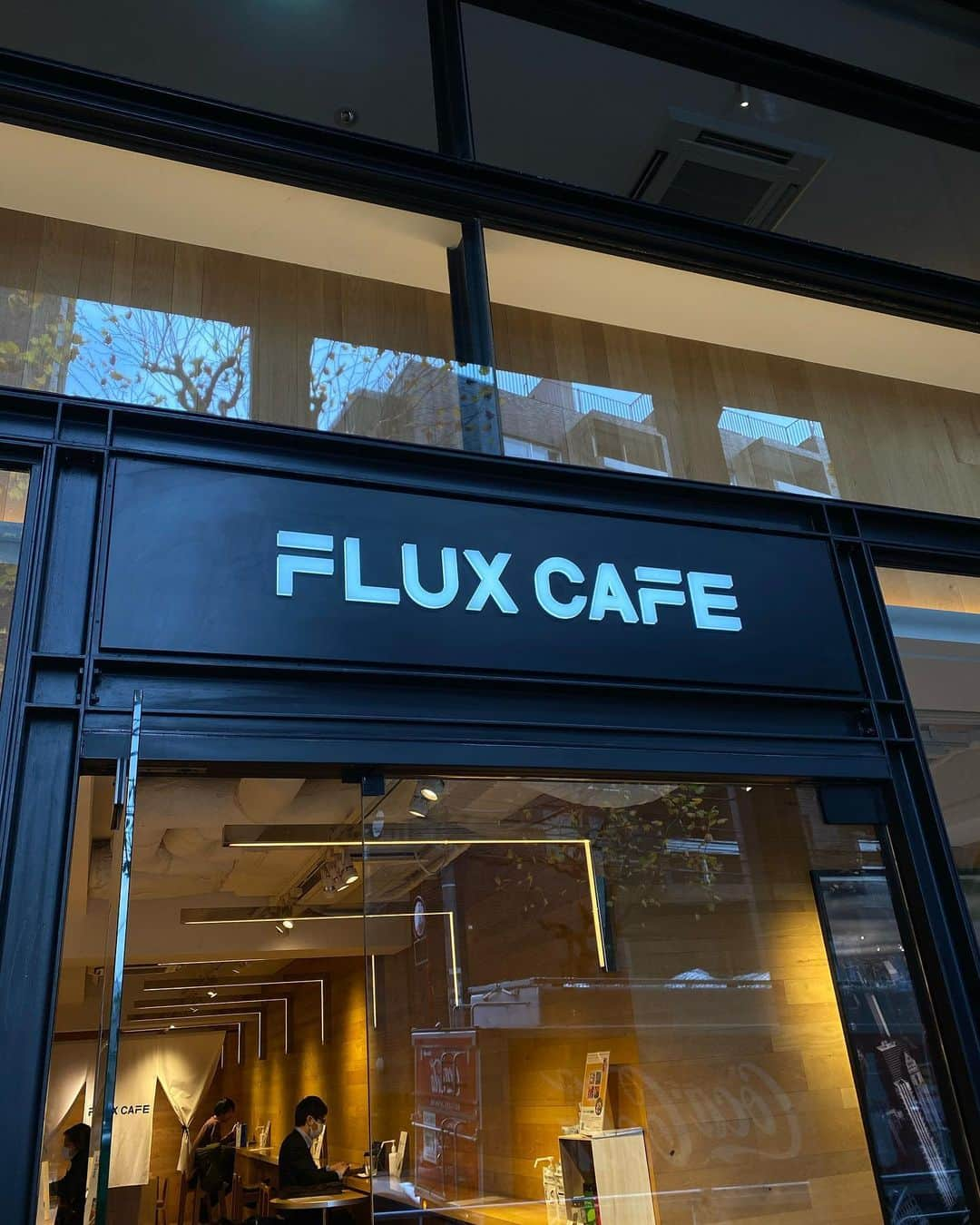 五位渕のぞみさんのインスタグラム写真 - (五位渕のぞみInstagram)「#FLUXCAFE にてカフェタイム😋🥤💕 @fluxcafe.daikanyama ㅤㅤㅤㅤㅤㅤㅤㅤㅤ 自撮りしてなさすぎたので久々にパチリ📷✨✨ マヌカハニーレモネード飲んだよっ🍋 ㅤㅤㅤㅤㅤㅤㅤㅤㅤ FLUXCAFEは「 #FLUXCONDITIONINGS 」 というジムと統合するヘルシーカフェだよ❣️ @flux.conditionings ㅤㅤㅤㅤㅤㅤㅤㅤㅤ 今年の2月まで通ってたジムなのです🏋️‍♂️💕 ㅤㅤㅤㅤㅤㅤㅤㅤㅤ ㅤㅤㅤㅤㅤㅤㅤㅤㅤ ㅤㅤㅤㅤㅤㅤㅤㅤㅤ 💙フラックス カフェ💙 03-6452-5778 東京都渋谷区猿楽町3-7 代官山木下ビル 1F https://tabelog.com/tokyo/A1303/A130303/13192365/ ㅤㅤㅤㅤㅤㅤㅤㅤㅤ ㅤㅤㅤㅤㅤㅤㅤㅤㅤ ㅤㅤㅤㅤㅤㅤㅤㅤㅤ ㅤㅤㅤㅤㅤㅤㅤㅤㅤ ㅤㅤㅤㅤㅤㅤㅤㅤㅤ  ㅤㅤㅤㅤㅤㅤㅤㅤㅤ ㅤㅤㅤㅤㅤㅤㅤㅤㅤ ㅤㅤㅤㅤㅤㅤㅤㅤㅤ ㅤㅤㅤㅤㅤㅤㅤㅤㅤ  #フラックスカフェ #代官山カフェ #flux #cafe #カフェ #ジムカフェ #ヘルシーカフェ #healthyfood #healthylife #代官山 #渋谷カフェ #恵比寿カフェ #東京カフェ #tokyocafe #DAIKANYAMA #カフェ巡り#cafe #cafe巡り#カフェ好き #カフェ活  #도쿄 #카페 #카페스타그램 #インスタグラマー #インフルエンサー #모델 #love #date」12月9日 22時28分 - nonnon0319