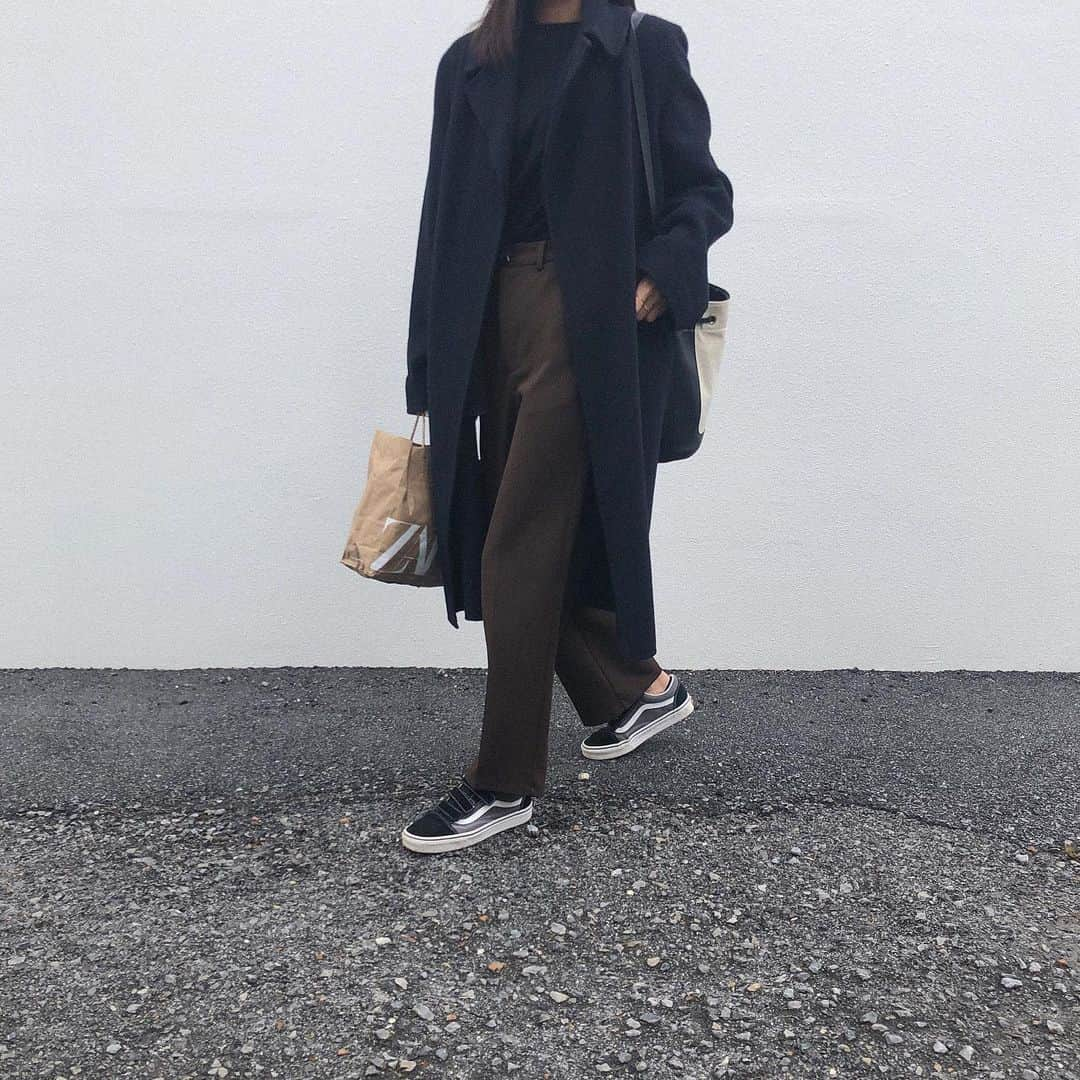 Minamiのインスタグラム：「﻿  ﻿ @gu_for_all_ のスラックスはありがたい🤍﻿ コートは去年のZARA！﻿ ﻿」