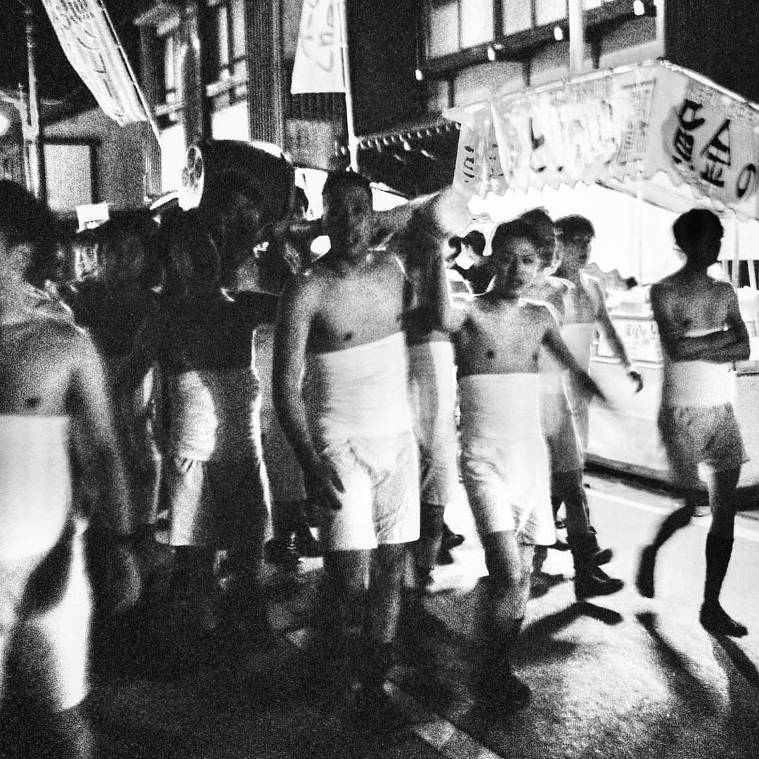 東京DANDYのインスタグラム：「Furukawa Matsuri, Gifu Prefecture, 2019. As much as I’ve missed traveling and festivals this year, I’m already excited to one day get back out and do it all again.   #飛騨 #35mm #filmphotography #japan #festival #お祭り」