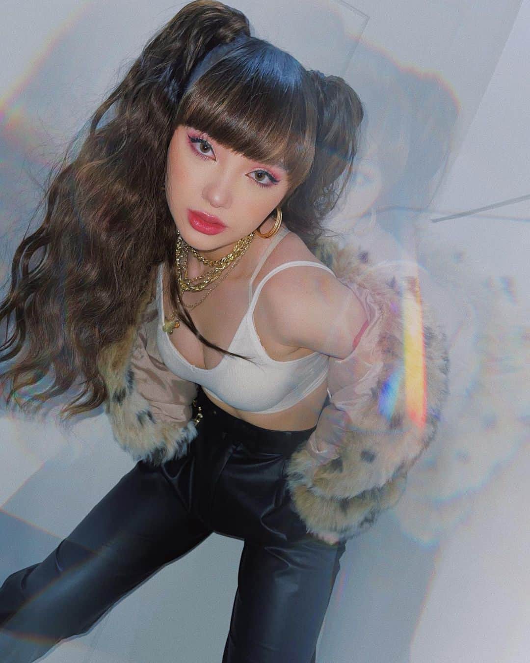 ヤンニーン・ワイゲルのインスタグラム：「Hey rose🌹」