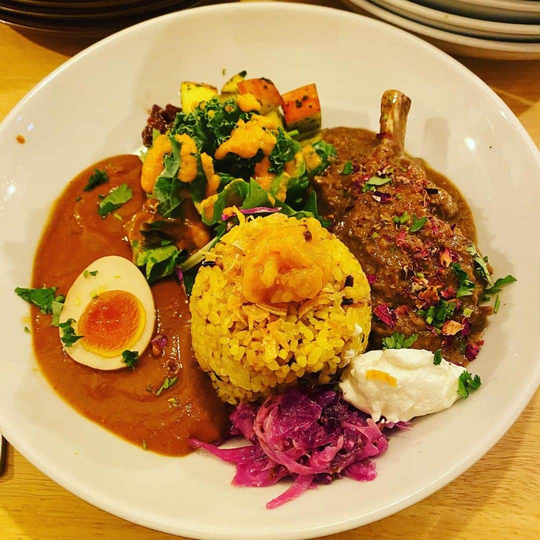 小川真司さんのインスタグラム写真 - (小川真司Instagram)「本日の昼飯はチキュウマサラのカレーでした。 #カレー #チキュウマサラ」12月9日 22時44分 - maguromaru34