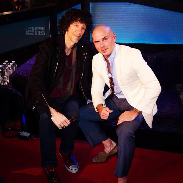 ピットブルのインスタグラム：「Congratulations @sternshow on your deal with @siriusxm. You earned it and I love the loyalty.」