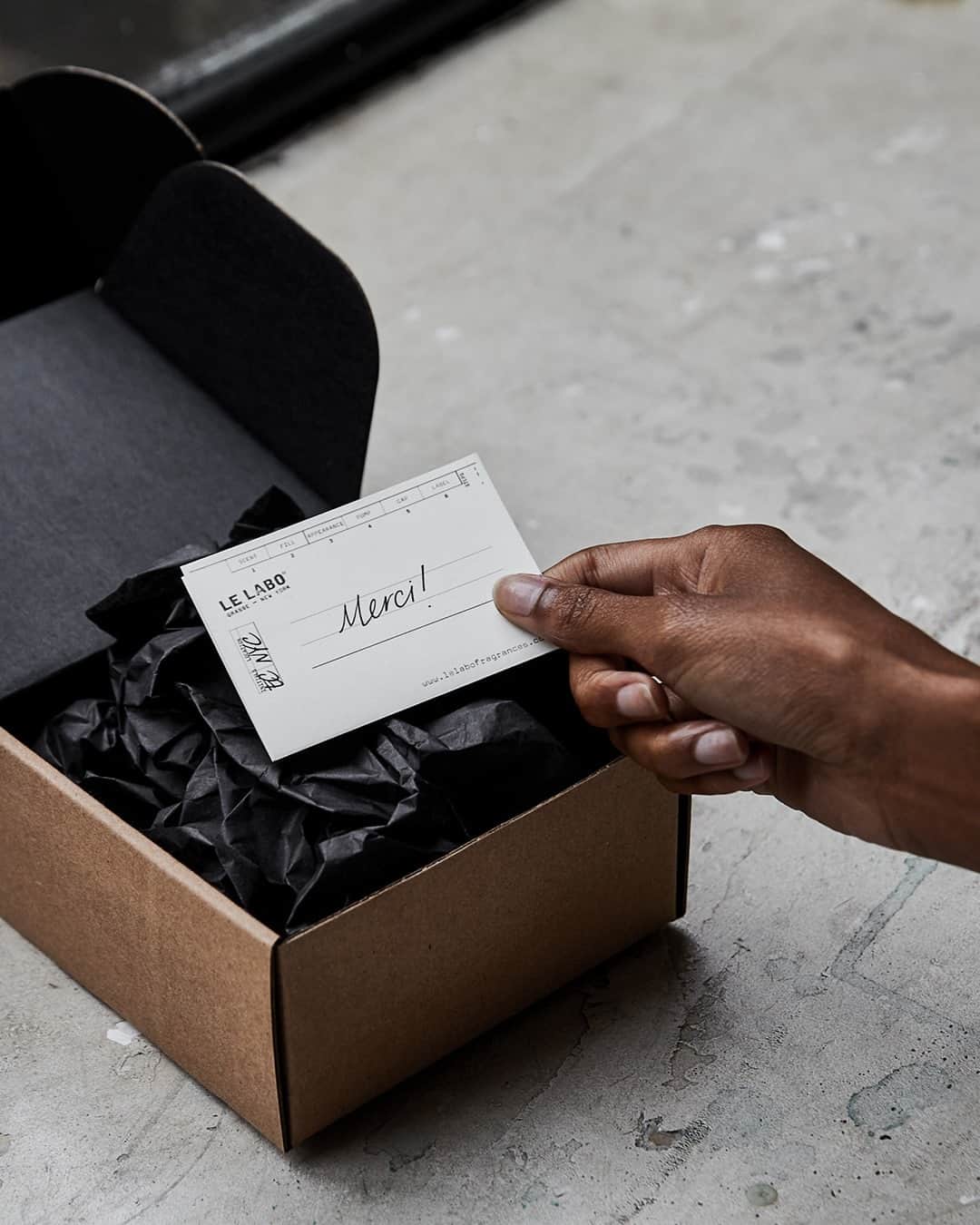 のインスタグラム：「Every Le Labo creation is mindfully blended, labeled, and packed by hand... December 11th will be the last day to place online orders if you would like to receive by the 24th in the US, UK, and France. #dontwaituntilthelastminute #thesethingstaketime ​」
