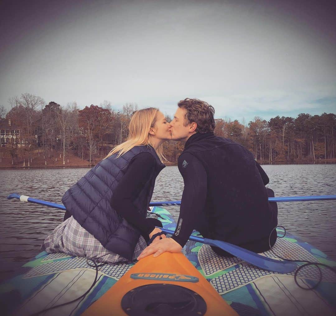ジョアンナ・ブラッディのインスタグラム：「My paddle buddy ☀️」
