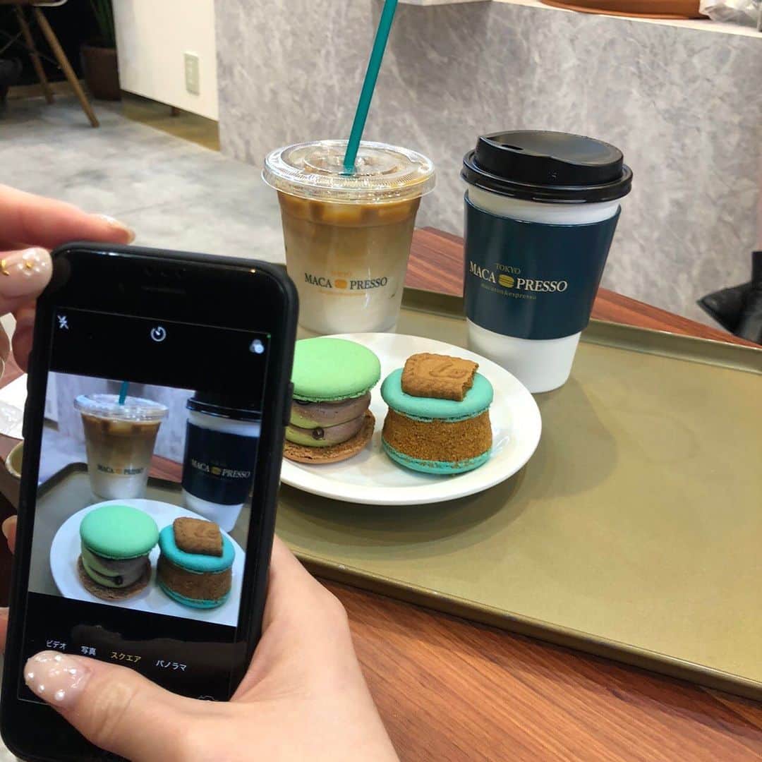 中西香菜のインスタグラム：「﻿ ﻿ ﻿ ﻿ 新大久保カフェ﻿ ・﻿ ♡﻿ ・﻿ MACAPRESSO TOKYO﻿ 新大久保駅からすぐにあるマカロンのカフェ🧁﻿ かわいくっておしゃれでした😌💕﻿ with姉﻿ ・﻿ ♡﻿ ・﻿ ♡﻿ ・﻿ #中西姉妹﻿ #新大久保﻿ #新大久保グルメ﻿ #新大久保カフェ﻿ #マカロンカフェ﻿ #マカロン﻿ #マカプレッソ  #カフェ﻿ #カフェ好き﻿ #カフェ巡り﻿ #カフェスタグラム﻿ #中西香菜﻿」