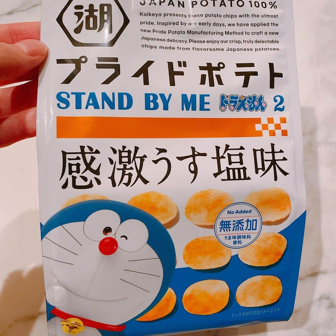 倉岡生夏さんのインスタグラム写真 - (倉岡生夏Instagram)「stand by me2💓 ・ ・ 今年も残り僅か。やりたい事や行きたいところは計画的に⭐️とふと映画に行きたくなりました💓 ・ ドラえもんの映画を見に行く朝はドラえもん弁当🍱🍙 ・ ・ かまぼこを使って簡単に作りました⭐️ ・ スーパーでかわいい無添加ポテチも売っていました💓　 「無添加」って言葉に弱いですw ・ ・ ・ 映画は泣けましたょ〜。 子供から大人も楽しめるお話だと思います。💓 ・ ・ ・ クリスマスレッスン公開しました〜❣️ プロフィールの料理教室サイトから詳細飛べます⭐️⭐️ ・ ・ ・ #ドラえもん弁当  #キャラ弁  #キャラ弁初心者  #キャラ弁簡単  #ドラえもん映画  #standbyme  #無添加  #可愛いお弁当作りたい部  #映画デート  #お弁当記録  #kyaraben  #doraemon  #japaneseanime  #obentogram  #愛され料理」12月9日 23時15分 - kinatty.land