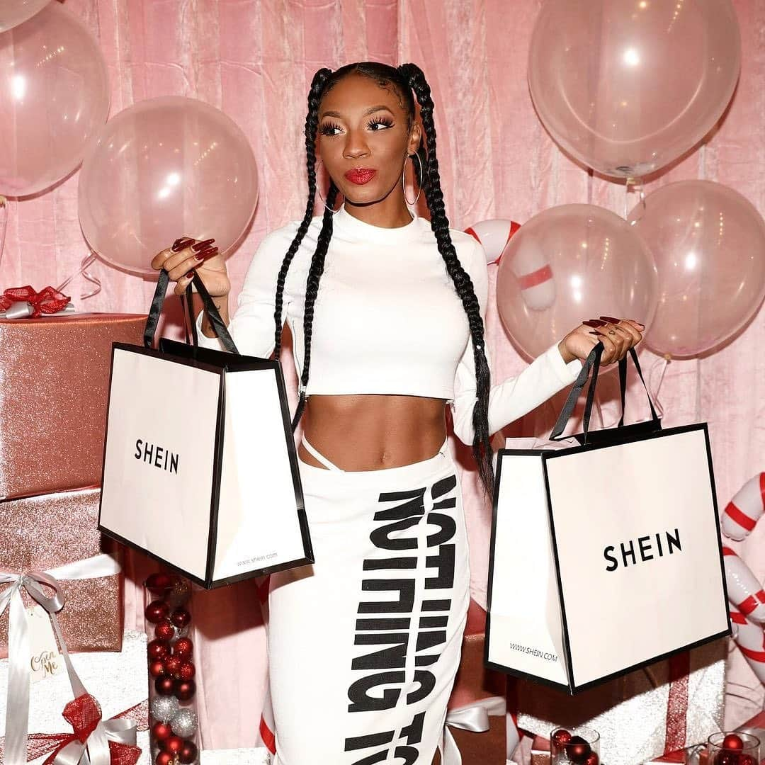 SHEINさんのインスタグラム写真 - (SHEINInstagram)「The gorgeous @kelliesweet at our LA SHEIN Pop Up! 💗 #SHEINGALS #MEETSHEIN #SHEINCARESLA #SHEINTOGETHER」12月9日 23時26分 - sheinofficial