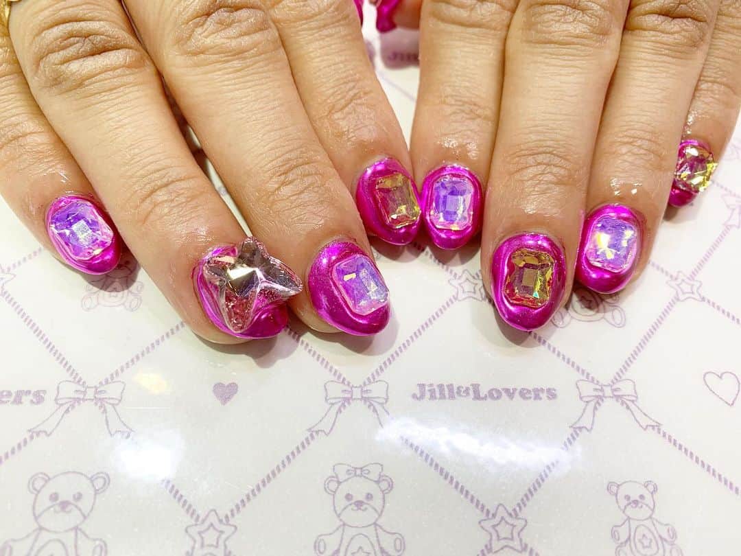 mamijinguのインスタグラム：「💖  #jillandlovers #nail #nailart #paragel #gelneil#gel #ネイル #ネイルアート #me #look #love #かわいい」
