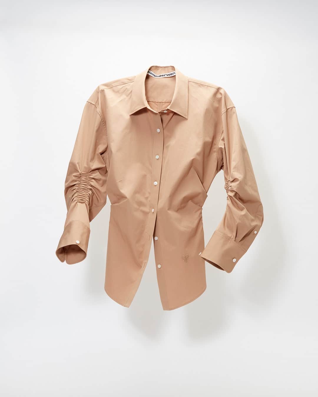 エルエヌシーシーのインスタグラム：「Alexander Wang has built a loyal following for his ability to encompass New York nightlife and street culture within his collections. Discover the brand's 90s inspired non-conforming casual codes and contemporary details. @alexanderwangny」