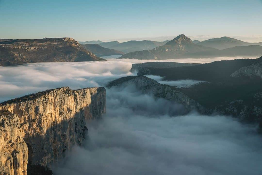 ニナ・カプレツさんのインスタグラム写真 - (ニナ・カプレツInstagram)「Good memories from my latest trip with @mathieumaynadier and @jeremy_bernard_photography to the Verdon. Mother Earth was simply gorgeous with its soft daylight, cold and clear nights and colourful leaves. I will never get tired of that!  📸 @jeremy_bernard_photography   #outerpeace #julboathlete #heyletsgo #scarpaclimb  @julbo_eyewear @arcteryx @hydroflask @scarpaspa @petzl_official @beyerbeans @arkose.climbing @cmc68.fr @gebana.official @iconoutdoor」12月9日 23時33分 - ninacaprez