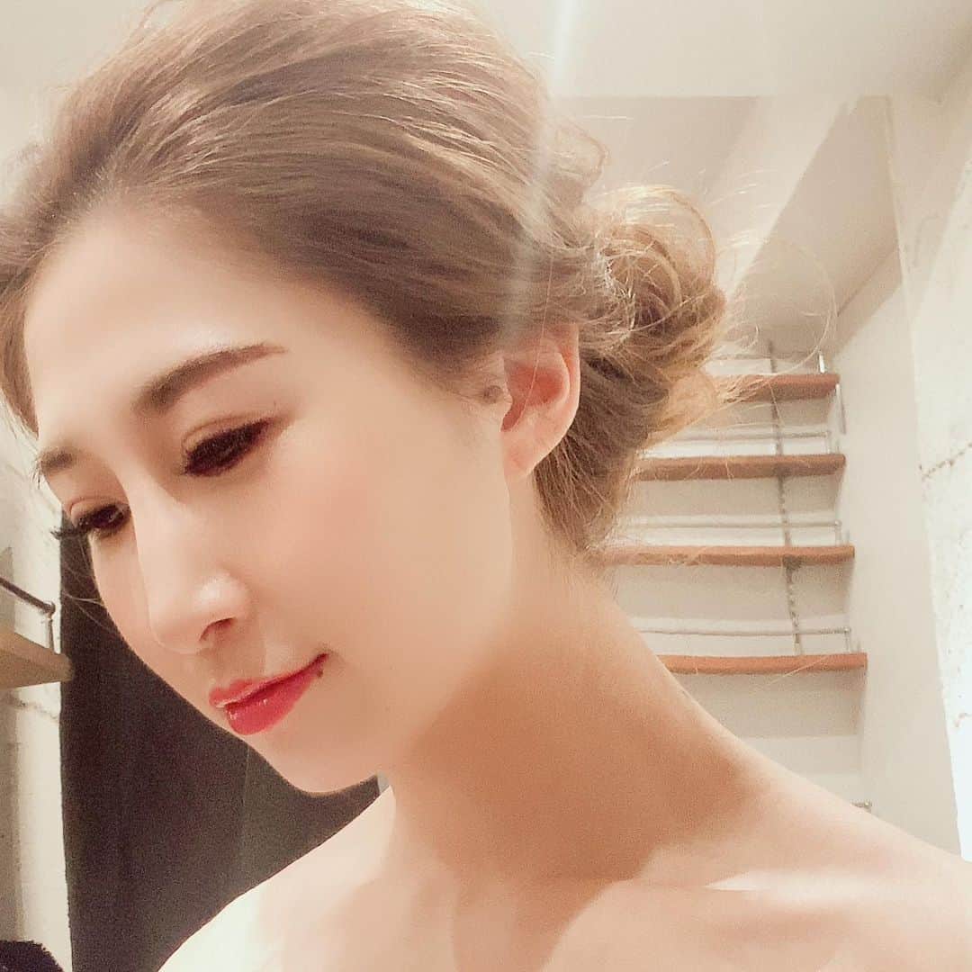 赤崎ティナ（西浦舞由美）のインスタグラム：「#過去pic #ブライダル #モデル撮影  #赤崎ティナ #クレティナ 今日の撮影えげつないでした！ 感情破壊が最高に素の自分！」