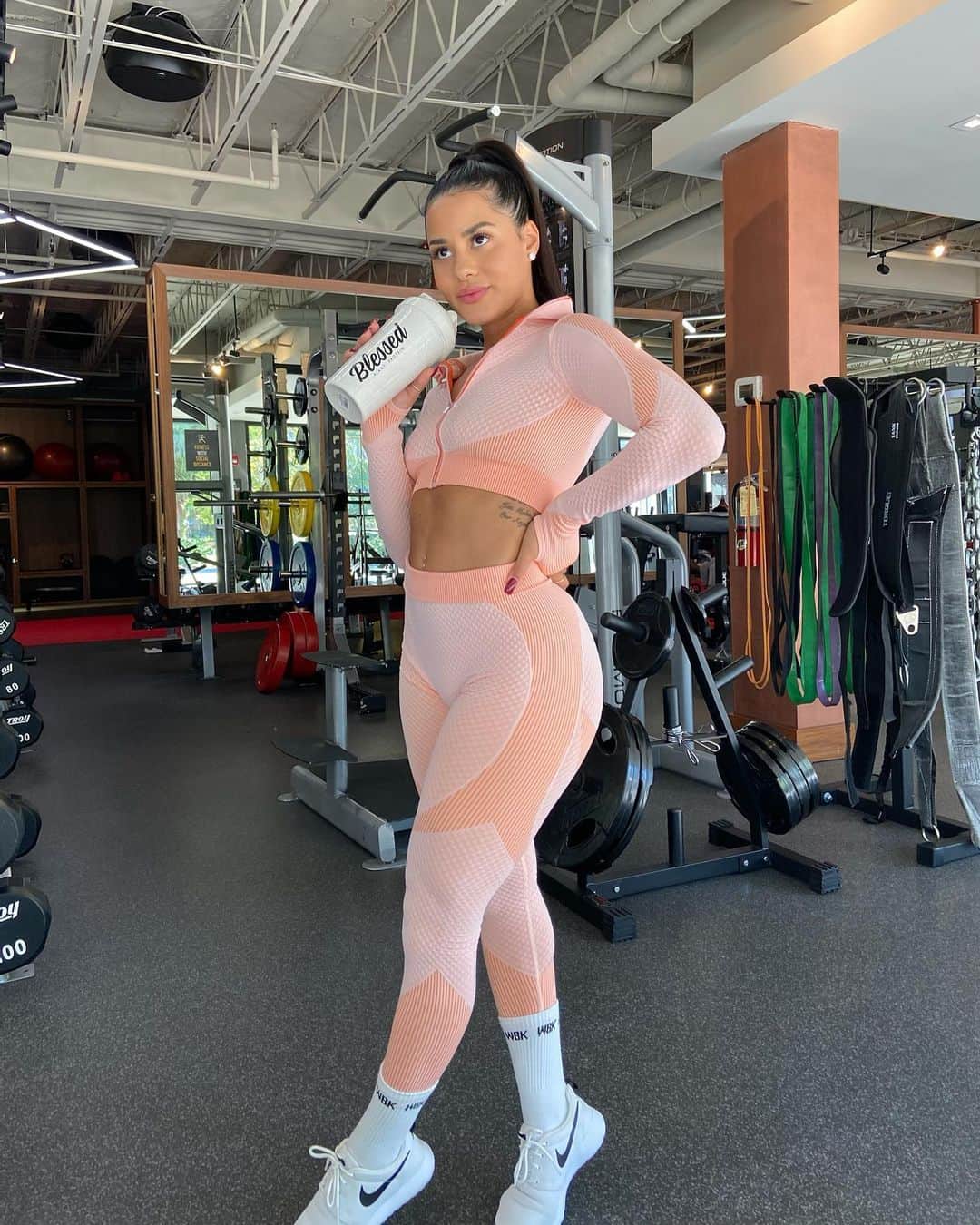 Katya Elise Henryさんのインスタグラム写真 - (Katya Elise HenryInstagram)「have you heard about the brand new flavor of @blessedprotein ?! 🍪🍪🍪 COOKIE CRUNCH! wow, plant based protein has never been soooo yummy. It’s easy to drink protein shakes when they taste like dessert. No bloating, no soy, no gluten, no dairy. I’ll take ALL the tubs plzzzz. PS- peep the all new Blessed shaker bottles too ☁️ go to www.ehplabs.com & use code KATYA10 for some $avings 🤍 #ehplabspartner」12月10日 0時01分 - katyaelisehenry