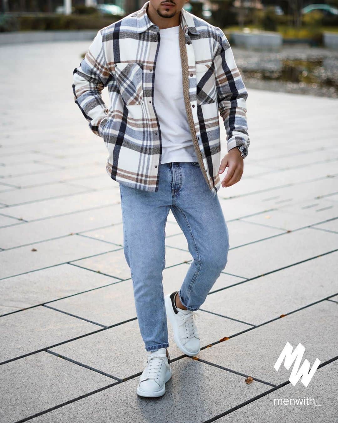 のインスタグラム：「Very nice photo of our dear friend @rubenrpvaz 👌🏽 #menwithstreetstyle」