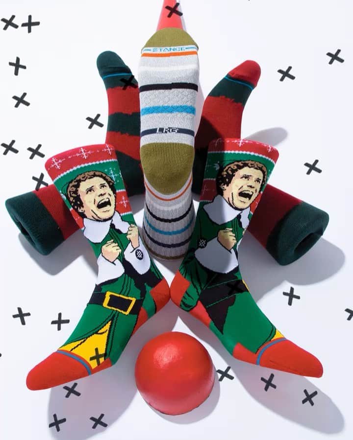 Stanceのインスタグラム：「🧦 Stocking Stuffers 🧦... Still stumped on how to get those stockings stuffed? Whether it's for her, for him, or the kids, there's still time to help 🎅🏼 fill those knits to the rim with cozy and comfortable singles and packs from Stance...Link in bio🎄」