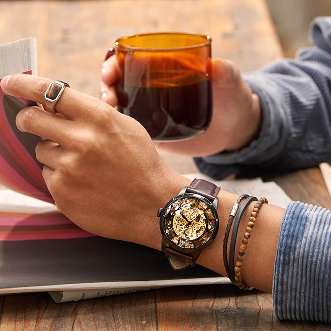 fossilさんのインスタグラム写真 - (fossilInstagram)「That Wednesday morning cup of ☕️ just hits different in December.」12月10日 0時00分 - fossil