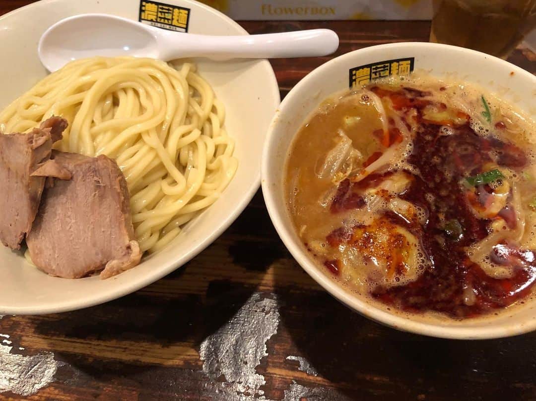 大沢文也のインスタグラム：「1枚目は練馬駅の井の庄 （辛辛濃菜つけ麺）  2枚目は石神井駅の井の庄 （辛辛魚つけ麺）  有名なのは2枚目のカップラーメンにもなってる石神井駅の辛辛魚つけ麺。  だけど俺は余裕の余裕で練馬駅の辛辛濃菜つけ麺のが100倍大好き！！  試合終わった翌日に食べに行ってこよ！ 辛辛濃菜つけ麺が今1番食べたくてやばい。  #ラーメン #らーめん #拉麺 #🍜 #🍥 #つけ麺 #辛つけ麺 #辛辛濃菜つけ麺 #辛辛魚 #辛辛魚つけ麺 #練馬区 #練馬駅 #石神井駅 #辛いもの好き」