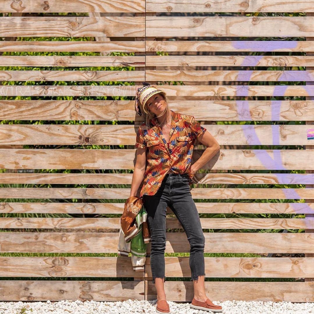 サヌークのインスタグラム：「Holiday style, but make it California. ☃️🎄☀️🌴」