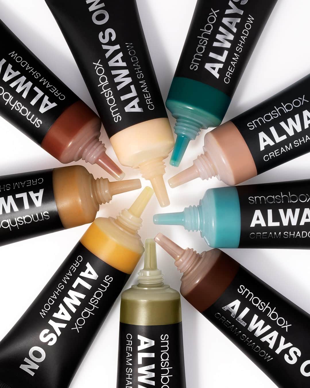 Smashboxのインスタグラム：「One for you. and your mom. and your sister. and your girlfriend. and your cousin. and your grandma. and your....you get the point. Which color do you want to find underneath the tree? 🎄」