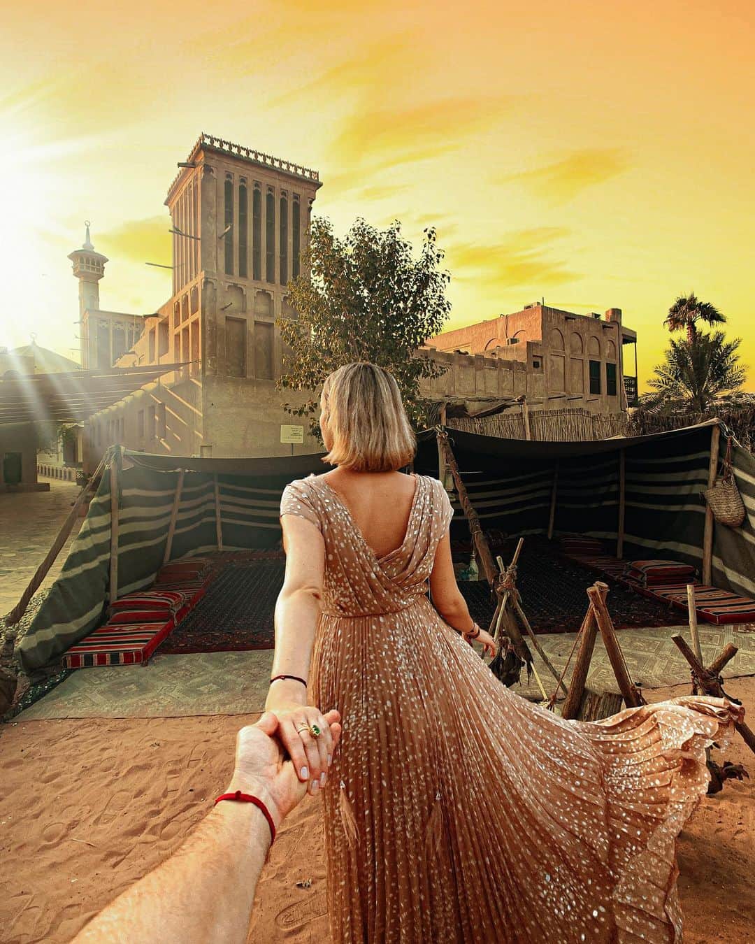 Murad Osmannのインスタグラム：「#followmeto the heart of Old Town, Dubai. Love its historic vibe and always find some new spots to take pictures. My favorite root starts from Dubai Creek, then Al Fahidi district – the heritage hub with national street art and amazing spices at Golden market. What is yours?  @visit.dubai @mydubai #tbc @visitdubai.ru #mydubai」
