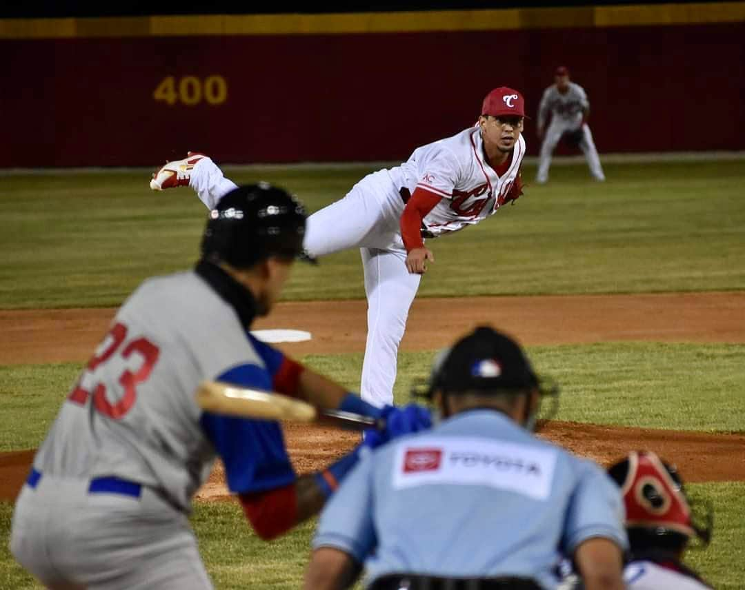 ホセ・デレオンのインスタグラム：「Después de 6 años, vuelvo a ponerme el uniforme de los @criolloscaguas en mi patio! Qué mucha falta me hacía! #OnAMission」