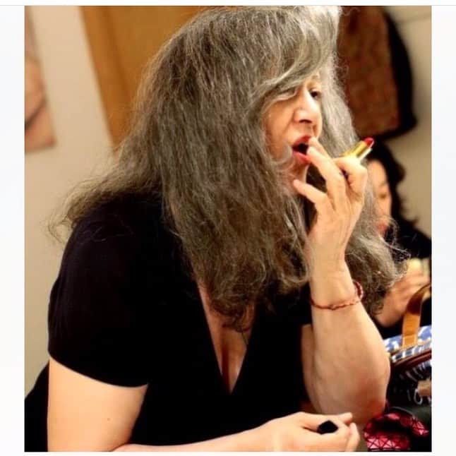 シャニン・ソサモンのインスタグラム：「get it #marthaargerich 💋」
