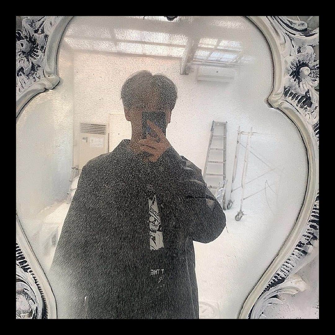 高尾颯斗さんのインスタグラム写真 - (高尾颯斗Instagram)「.﻿ ﻿ ﻿ 綺麗な鏡だなとおもったの❄️﻿ ﻿ ﻿  #氷の世界てきな﻿  #おれは全然映んなかったけど﻿  #ばえ」12月10日 1時18分 - 8810_takaofficial