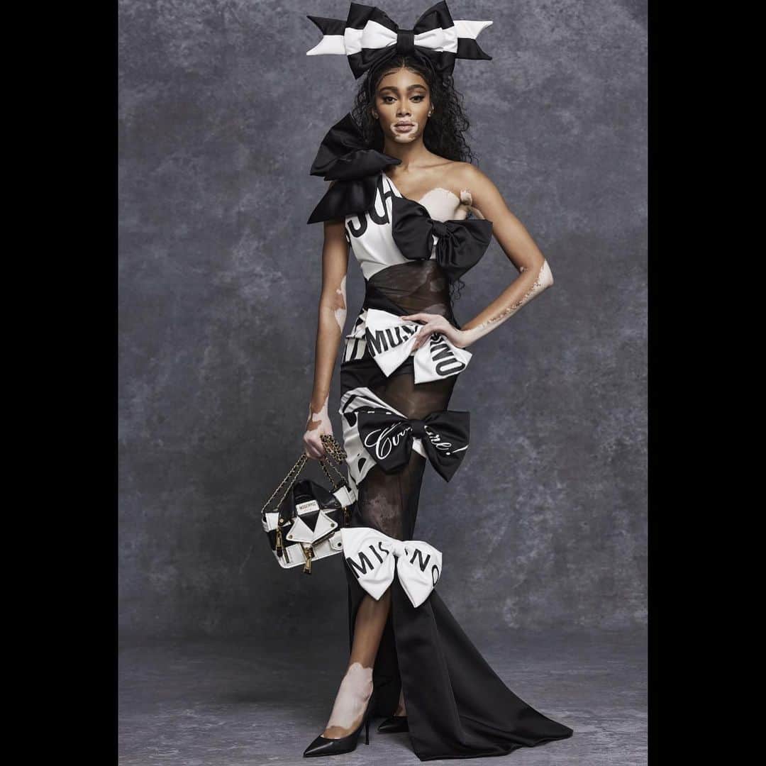 ジェレミー・スコットのインスタグラム：「🖤🤍🖤🤍🖤 @moschino @winnieharlow @marcus_mam」