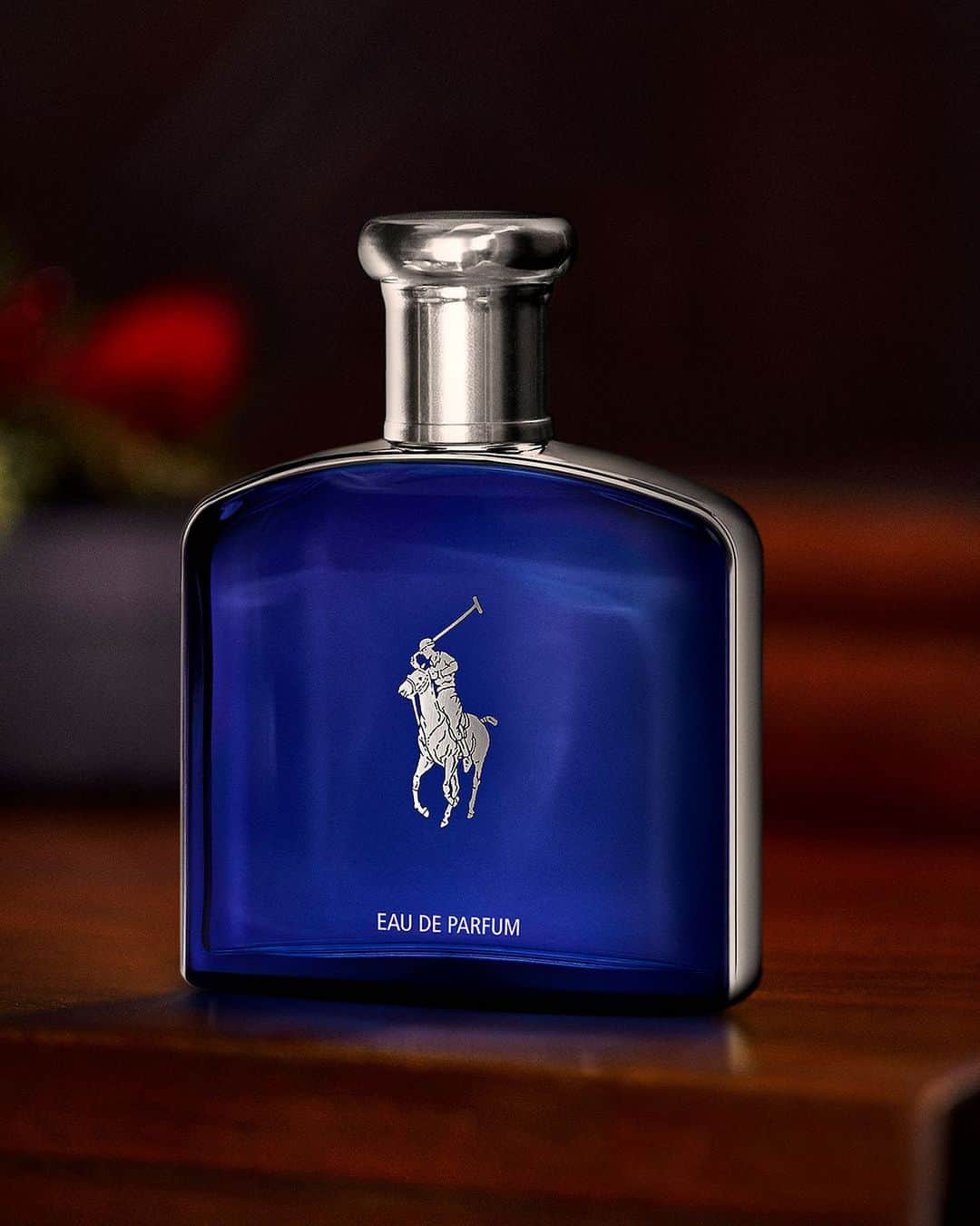 Polo Ralph Laurenさんのインスタグラム写真 - (Polo Ralph LaurenInstagram)「Introducing #PoloBlue: an invigorating addition to your favorite #RLGifts.  Evoking the energy and exhilaration of ocean waters under an endlessly blue sky, Polo Blue is a scent of cool elegance.   Discover more @RalphLaurenFragrances via the link in bio.  #PoloRalphLauren」12月10日 1時49分 - poloralphlauren