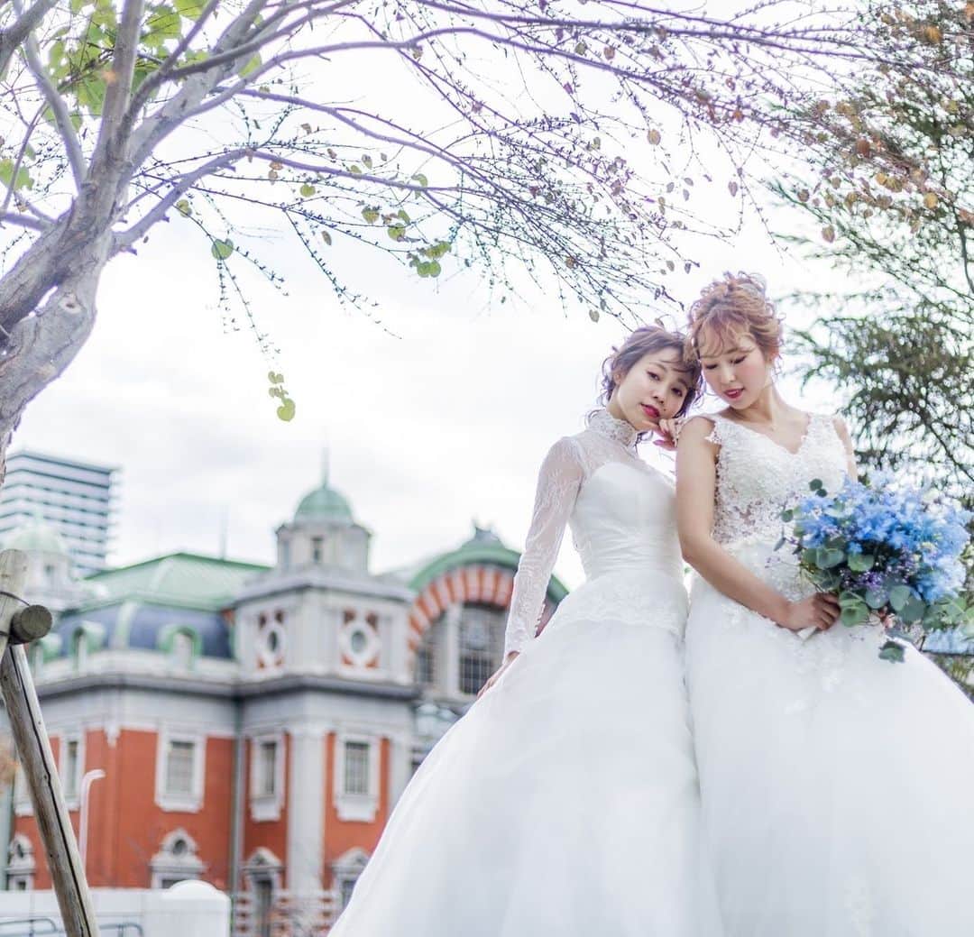 RabichePowのインスタグラム：「OSAKA . .  hairmake @rabichepow.chihiro  @rabichepow.fuuji  @rabichepow.take  . photo @masamunemaeda  . #rabichepow #hairmake#bridalmakeup #出張ヘアメイク#ラビッシュポー#結婚式#ウェディングニュース#フォトウェディング#撮影#ルアナウェディング#おしゃれフォト」